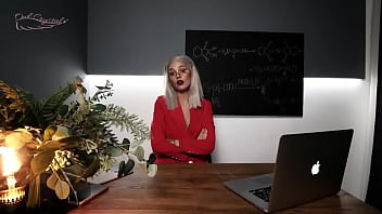 Русская преподавательница ублажила пенис студента минетом