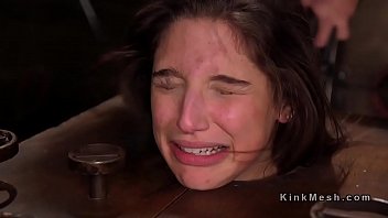 Абелла Дейнджер кричит от анального удовольствия